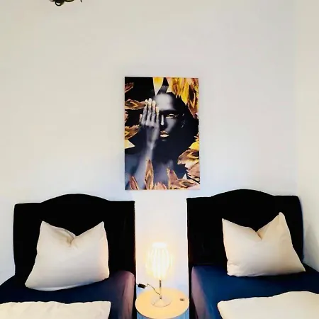 Modern 2br For 5 Prime Location