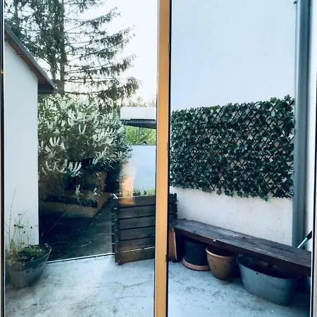 Apartment Modern 2br For 5 Prime Location *