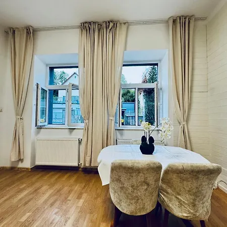Modern 2br For 5 Prime Location Klosterneuburg