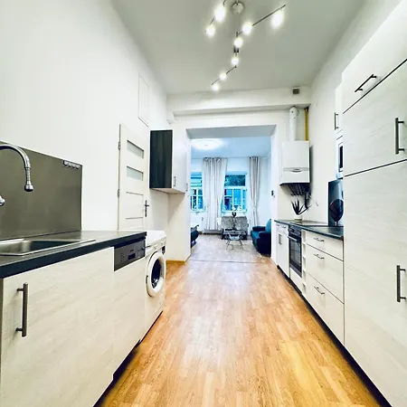 Modern 2br For 5 Prime Location Apartment *