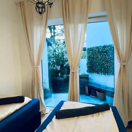 Modern 2br For 5 Prime Location