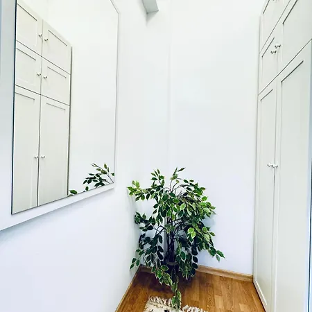 Modern 2br For 5 Prime Location *