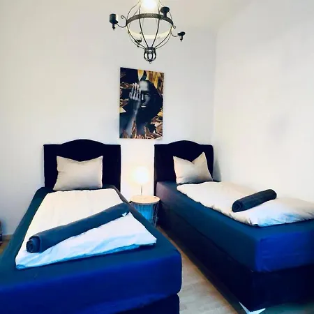 Modern 2br For 5 Prime Location *