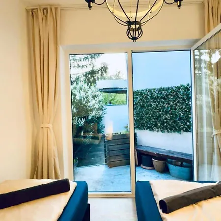 Modern 2br For 5 Prime Location