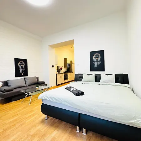 Modern 2br For 5 Prime Location *