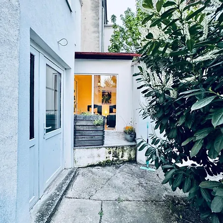 Apartment Modern 2br For 5 Prime Location *