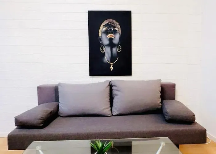 Modern 2br For 5 Prime Location