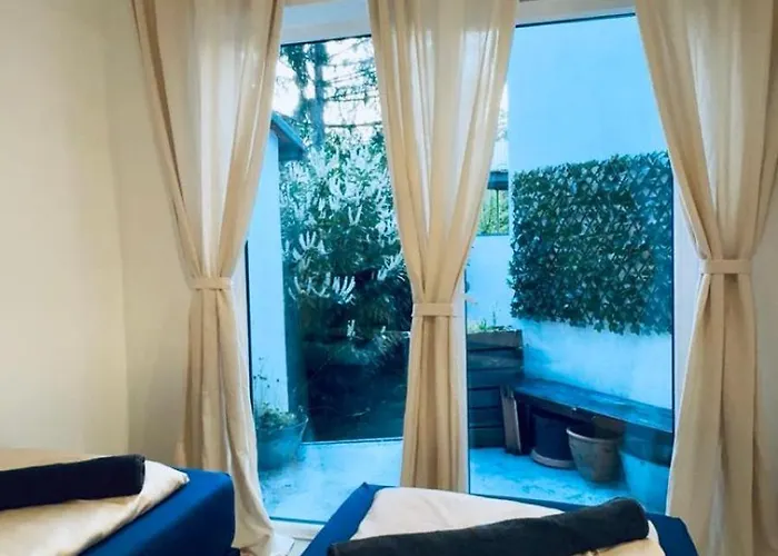 Modern 2br For 5 Prime Location