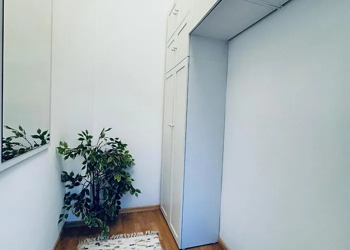 Modern 2br For 5 Prime Location Apartment