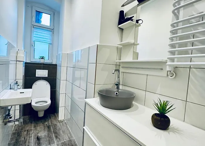 Modern 2br For 5 Prime Location Apartment