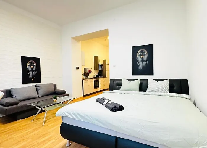 Modern 2br For 5 Prime Location *